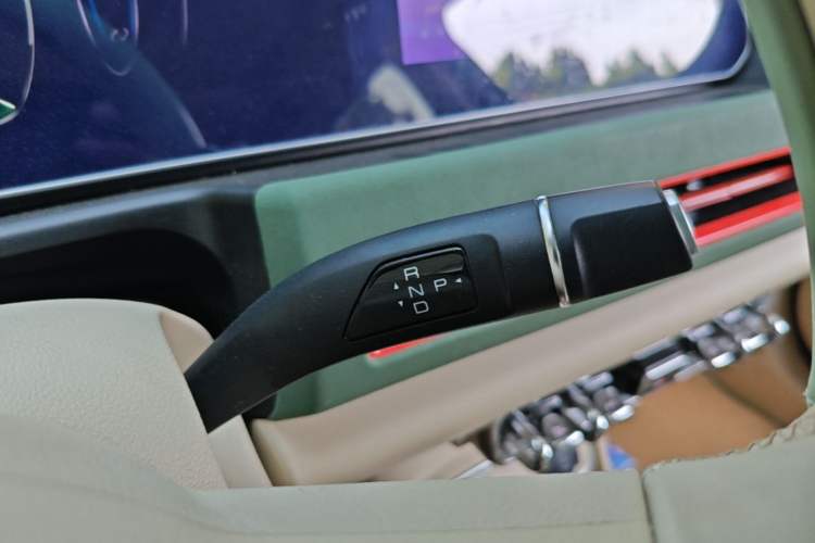 Used ORA Good Cat 2023 401 km Standard Range Premium Trim Ternary Lithium Gear Lever