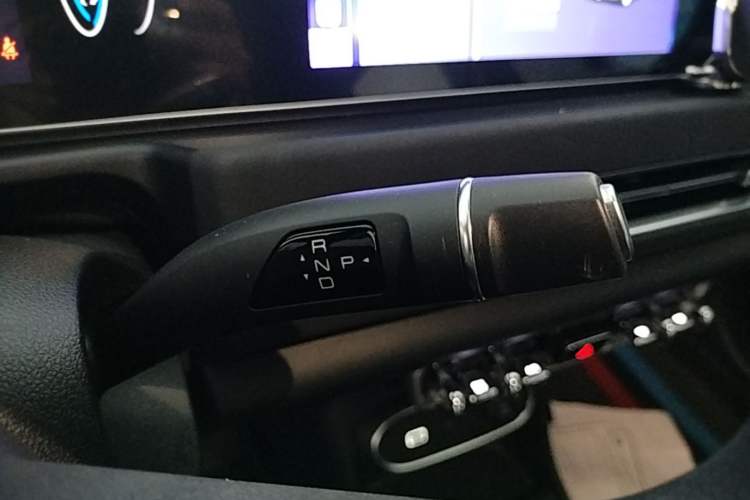 Used ORA Good Cat 2023 401 km Standard Range Comfort Version Lithium Iron Phosphate Gear Lever
