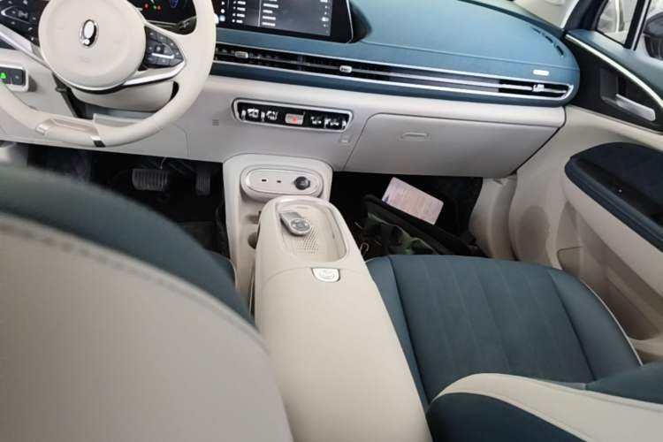 Used ORA Good Cat 2023 401 km Standard Range Premium Trim Ternary Lithium Gear Lever