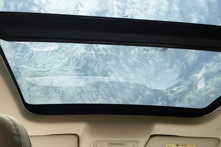Used ORA Good Cat 2023 401 km Standard Range Prestige Version Lithium Iron Phosphate Headliner