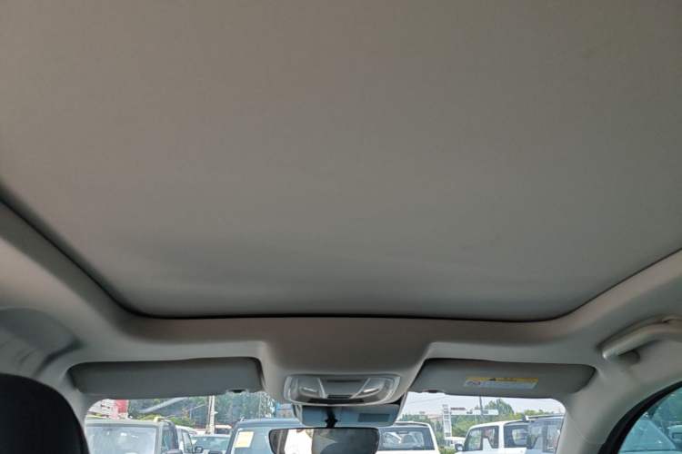Used ORA Good Cat 2023 401 km Standard Range Prestige Version Lithium Iron Phosphate Headliner