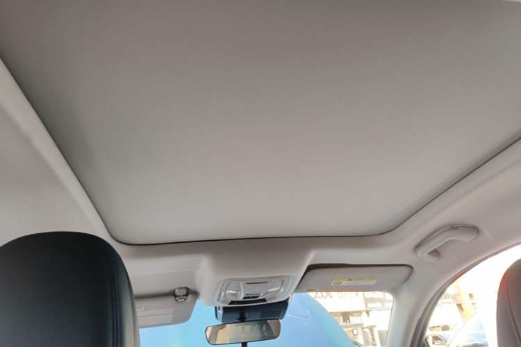 Used ORA Good Cat 2023 401 km Standard Range Prestige Version Lithium Iron Phosphate Headliner