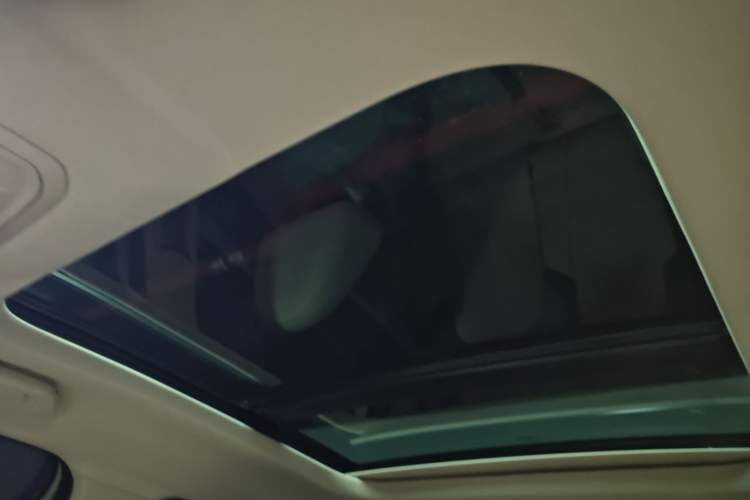 Used ORA Good Cat 2023 401 km Standard Range Premium Version Lithium Iron Phosphate Headliner