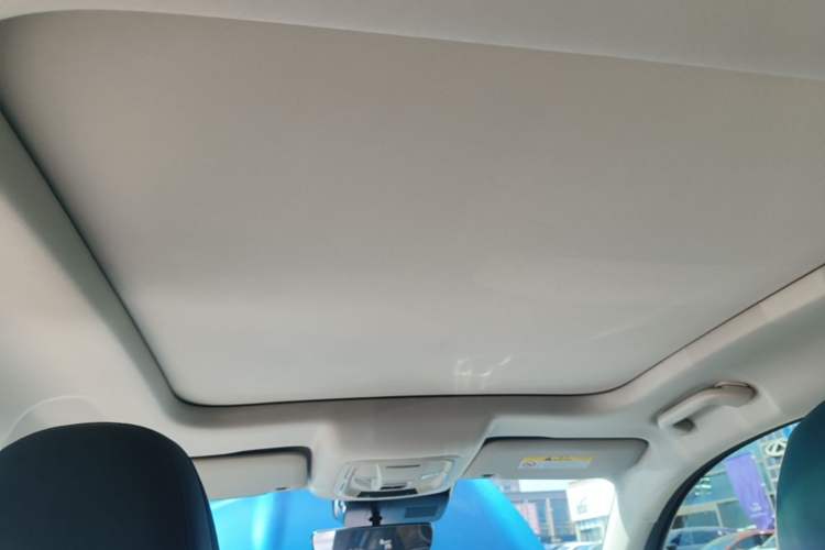Used ORA Good Cat 2023 401 km Standard Range Prestige Version Lithium Iron Phosphate Headliner