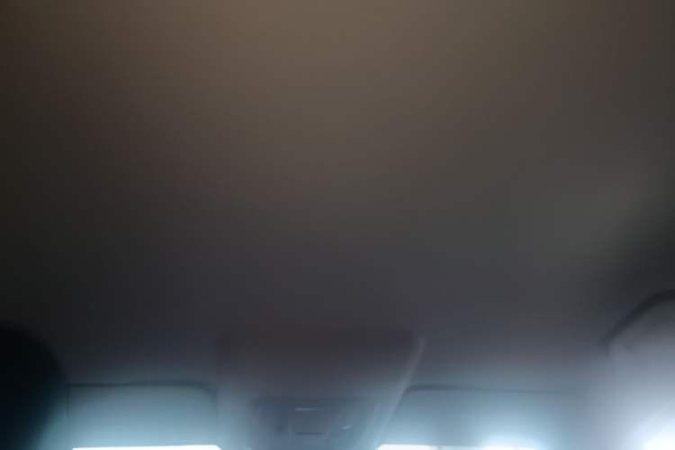 Used ORA Good Cat 2023 401 km Standard Range Comfort Version Lithium Iron Phosphate Headliner