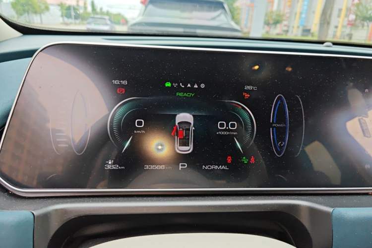 Used ORA Good Cat 2023 401 km Standard Range Premium Version Lithium Iron Phosphate Instrument Cluster