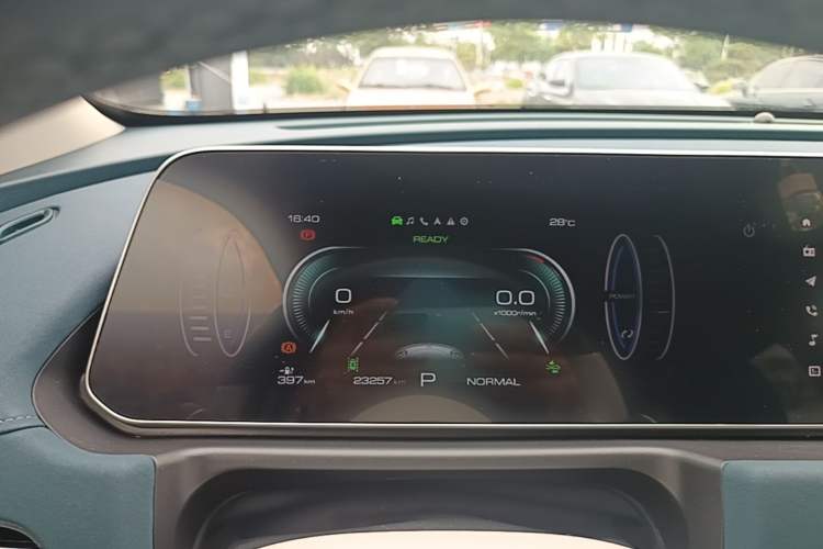 Used ORA Good Cat 2023 401 km Standard Range Luxury Version Lithium Iron Phosphate Instrument Cluster