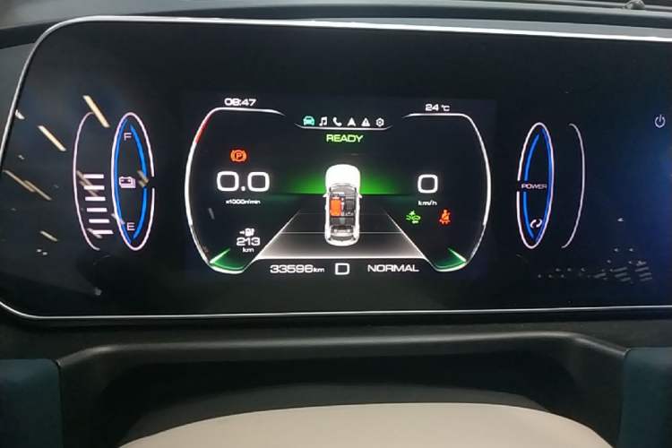 Used ORA Good Cat 2023 401 km Standard Range Luxury Version Lithium Iron Phosphate Instrument Cluster