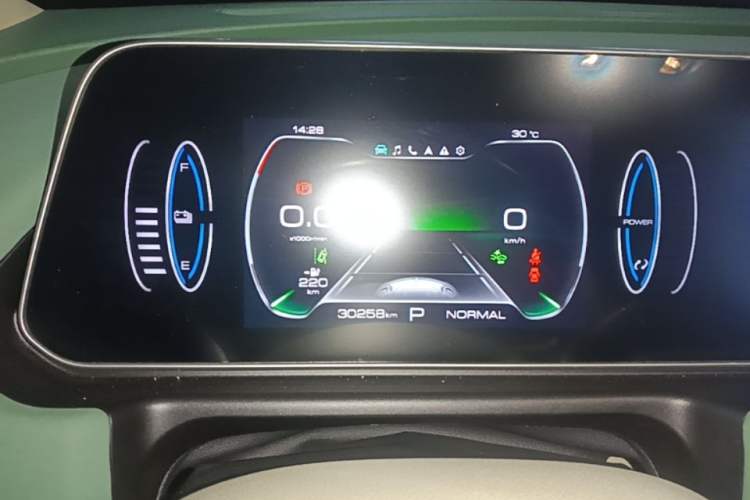 Used ORA Good Cat 2023 401 km Standard Range Luxury Version Lithium Iron Phosphate Instrument Cluster