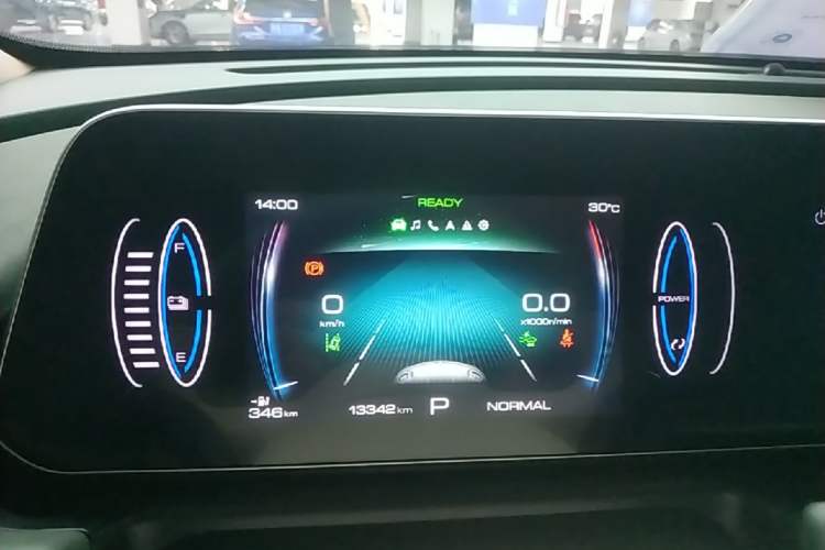 Used ORA Good Cat 2023 401 km Standard Range Comfort Version Lithium Iron Phosphate Instrument Cluster