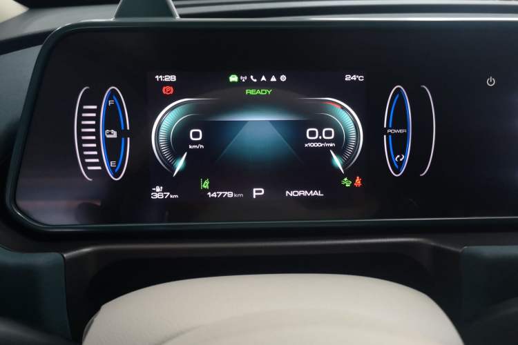 Used ORA Good Cat 2023 401 km Standard Range Luxury Version Lithium Iron Phosphate Instrument Cluster