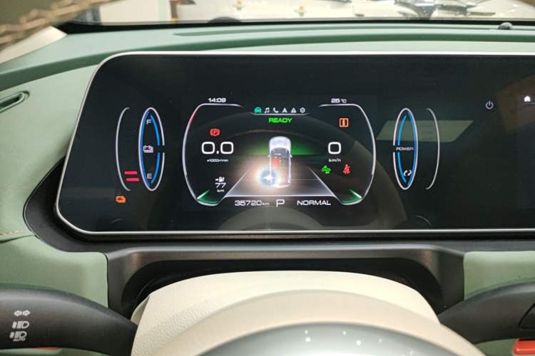 Used ORA Good Cat 2023 401 km Standard Range Premium Version Lithium Iron Phosphate Instrument Cluster