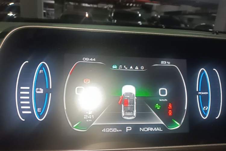 Used ORA Good Cat 2023 401 km Standard Range Premium Version Lithium Iron Phosphate Instrument Cluster