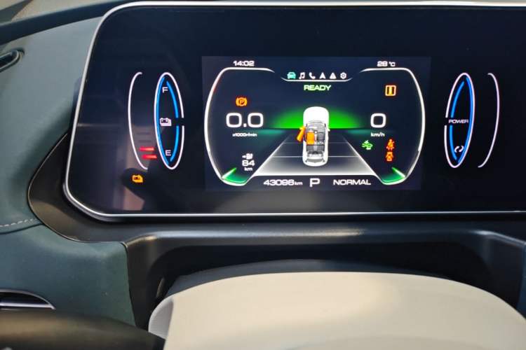 Used ORA Good Cat 2023 401 km Standard Range Luxury Version Lithium Iron Phosphate Instrument Cluster