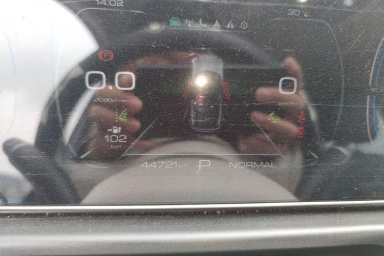 Used ORA Good Cat 2023 401 km Standard Range Luxury Version Lithium Iron Phosphate Instrument Cluster