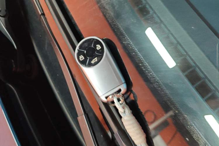 Used ORA Good Cat 2023 401 km Standard Range Luxury Version Lithium Iron Phosphate Interior 1