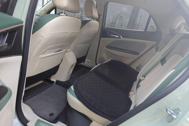 Used ORA Good Cat 2023 501 km Long-Range Luxury Version Lithium Iron Phosphate Interior 2