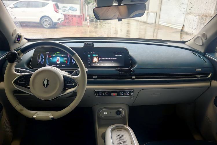 Used ORA Good Cat 2023 401 km Standard Range Premium Trim Ternary Lithium Interior 2