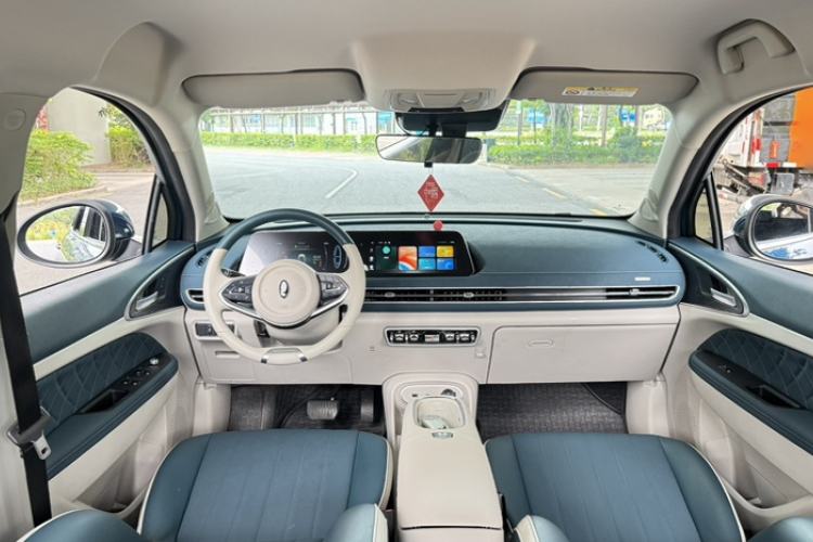 Used ORA Good Cat 2023 401 km Standard Range Luxury Version Lithium Iron Phosphate Interior 5