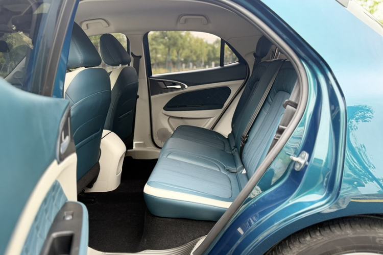 Used ORA Good Cat 2023 401 km Standard Range Luxury Version Lithium Iron Phosphate Interior 7
