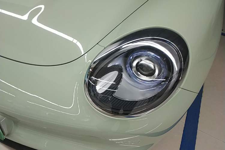 Used ORA Good Cat 2023 401 km Standard Range Comfort Version Lithium Iron Phosphate Left Front Headlight