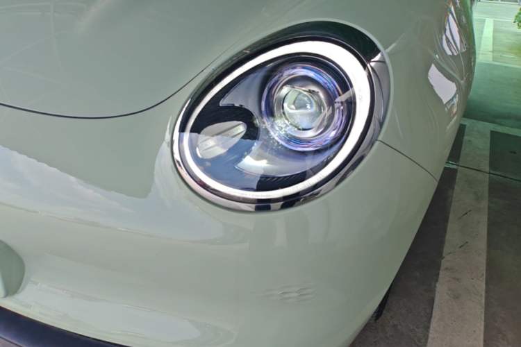 Used ORA Good Cat 2023 401 km Standard Range Premium Version Lithium Iron Phosphate Left Front Headlight