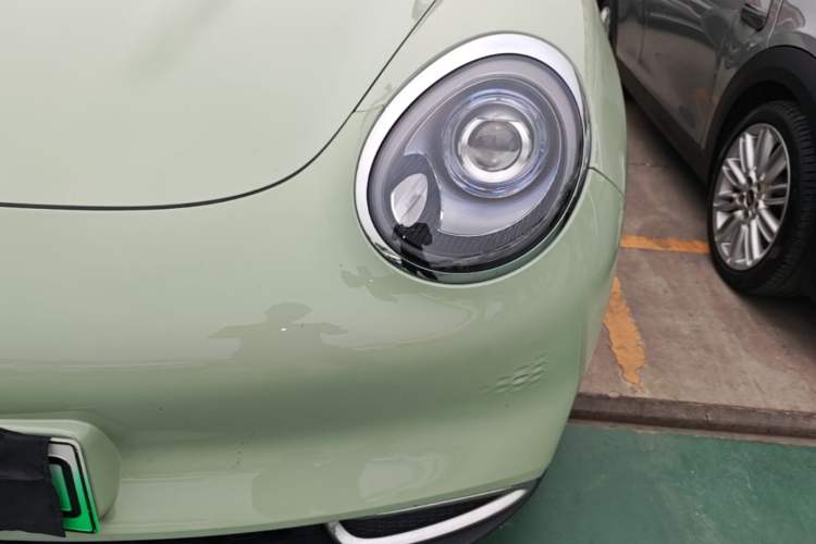Used ORA Good Cat 2023 401 km Standard Range Premium Version Lithium Iron Phosphate Left Front Headlight