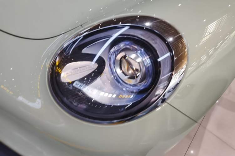 Used ORA Good Cat 2023 401 km Standard Range Prestige Version Lithium Iron Phosphate Left Front Headlight