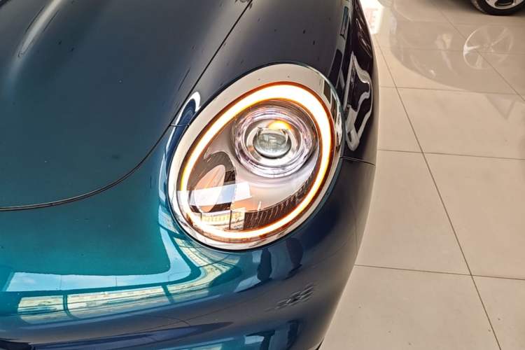 Used ORA Good Cat 2023 401 km Standard Range Premium Version Lithium Iron Phosphate Left Front Headlight