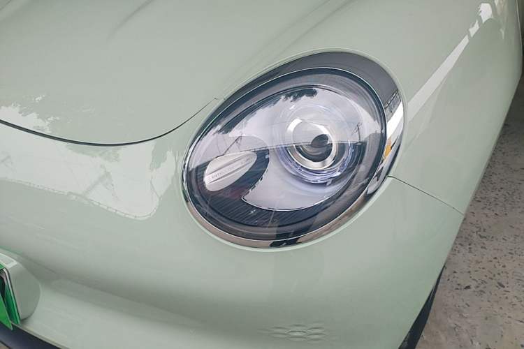 Used ORA Good Cat 2023 401 km Standard Range Premium Version Lithium Iron Phosphate Left Front Headlight