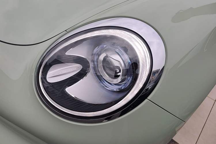 Used ORA Good Cat 2023 401 km Standard Range Luxury Version Lithium Iron Phosphate Left Front Headlight