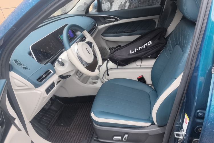Used ORA Good Cat 2023 401 km Standard Range Luxury Version Lithium Iron Phosphate Left Front Seat