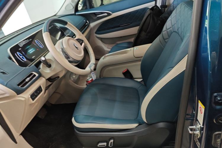 Used ORA Good Cat 2023 501 km Long-Range Premium Version Lithium Iron Phosphate Left Front Seat
