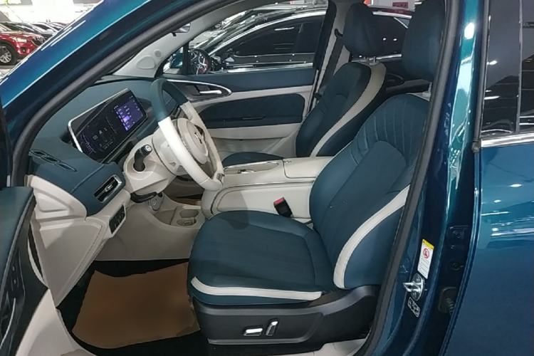 Used ORA Good Cat 2023 401 km Standard Range Luxury Version Lithium Iron Phosphate Left Front Seat