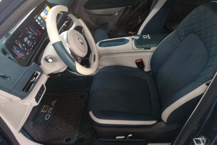 Used ORA Good Cat 2023 401 km Standard Range Luxury Version Lithium Iron Phosphate Left Front Seat