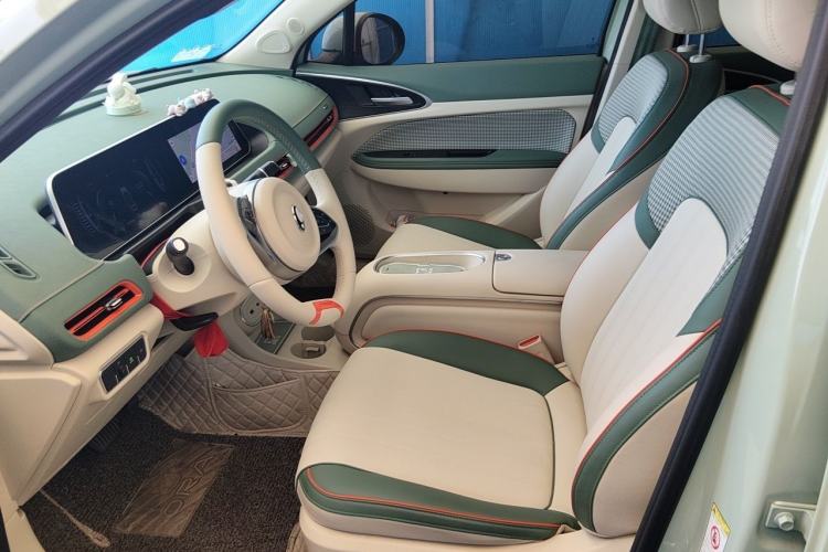 Used ORA Good Cat 2023 401 km Standard Range Luxury Version Lithium Iron Phosphate Left Front Seat