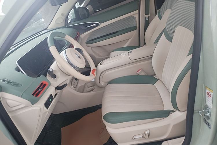 Used ORA Good Cat 2023 401 km Standard Range Premium Version Lithium Iron Phosphate Left Front Seat