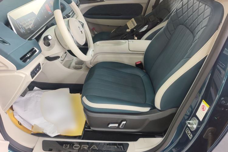 Used ORA Good Cat 2023 401 km Standard Range Prestige Version Lithium Iron Phosphate Left Front Seat