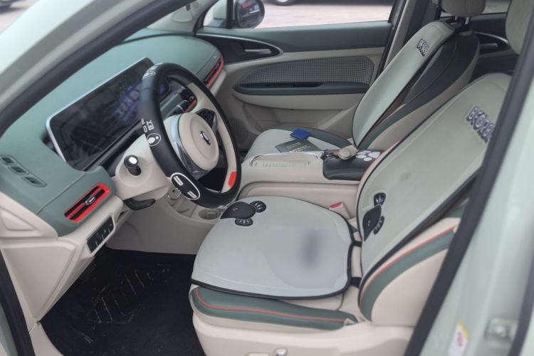 Used ORA Good Cat 2023 401 km Standard Range Luxury Version Lithium Iron Phosphate Left Front Seat