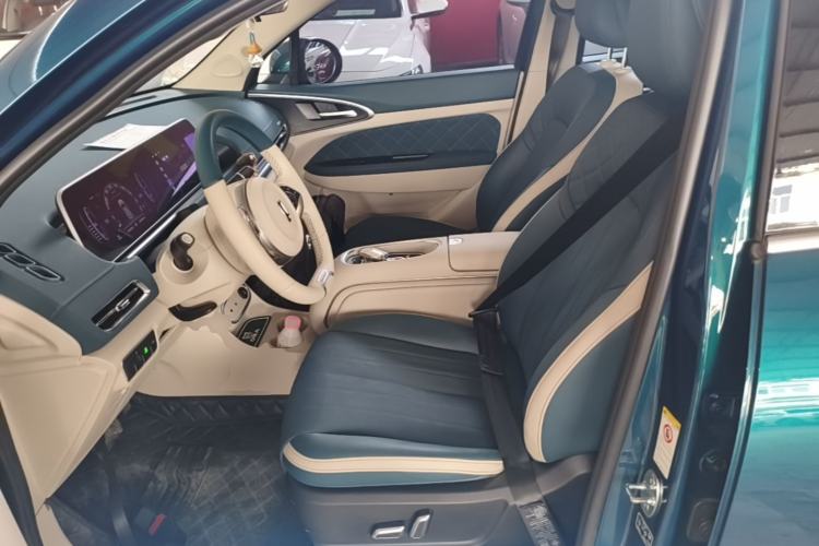 Used ORA Good Cat 2023 401 km Standard Range Luxury Version Lithium Iron Phosphate Left Front Seat