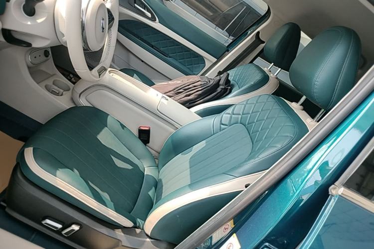 Used ORA Good Cat 2023 401 km Standard Range Luxury Version Lithium Iron Phosphate Left Front Seat