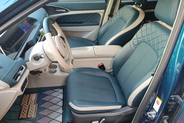Used ORA Good Cat 2023 401 km Standard Range Premium Version Lithium Iron Phosphate Left Front Seat