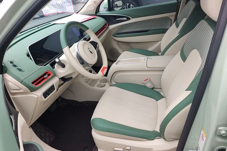 Used ORA Good Cat 2023 401 km Standard Range Luxury Version Lithium Iron Phosphate Left Front Seat
