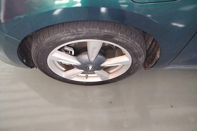 Used ORA Good Cat 2023 401 km Standard Range Prestige Version Lithium Iron Phosphate Left Front Wheel Hub
