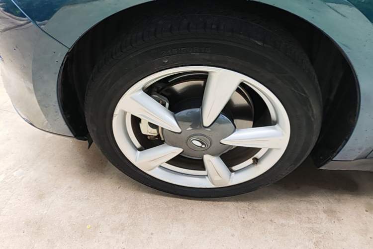Used ORA Good Cat 2023 401 km Standard Range Luxury Version Lithium Iron Phosphate Left Front Wheel Hub