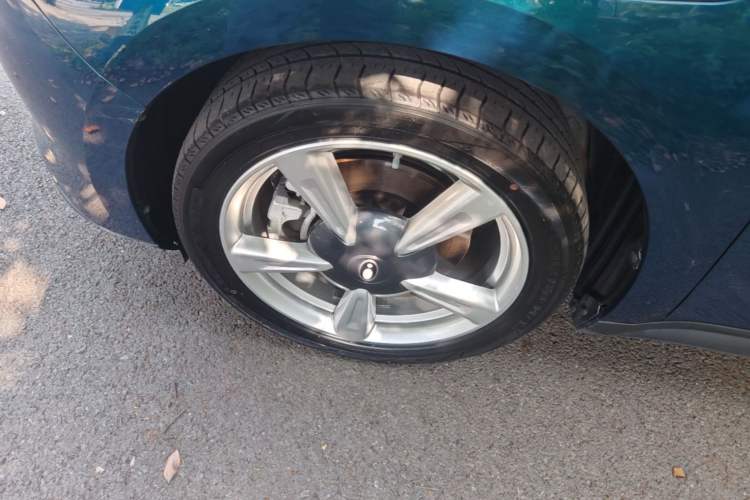Used ORA Good Cat 2023 401 km Standard Range Prestige Version Lithium Iron Phosphate Left Front Wheel Hub
