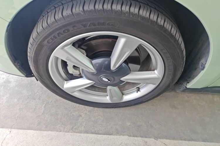 Used ORA Good Cat 2023 401 km Standard Range Premium Version Lithium Iron Phosphate Left Front Wheel Hub