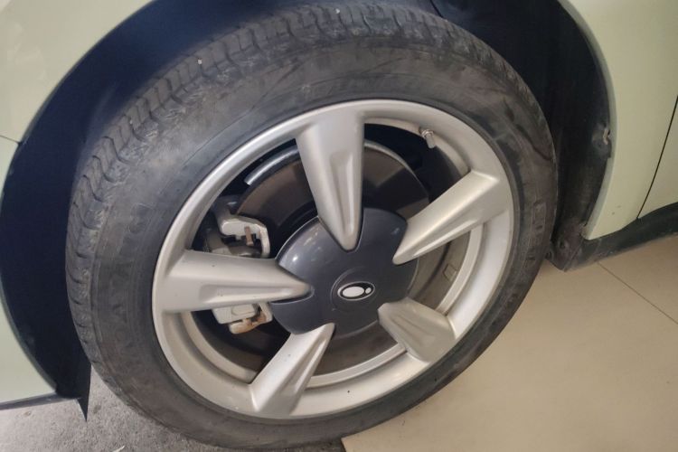 Used ORA Good Cat 2023 401 km Standard Range Luxury Version Lithium Iron Phosphate Left Front Wheel Hub