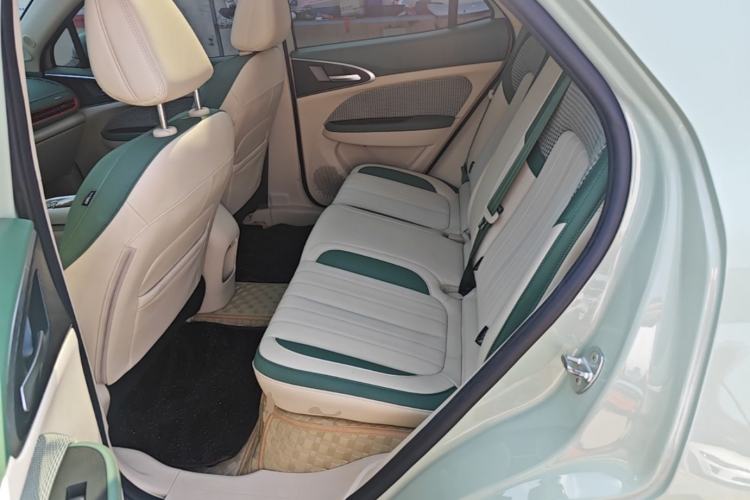 Used ORA Good Cat 2023 401 km Standard Range Prestige Version Lithium Iron Phosphate Left Rear Seat