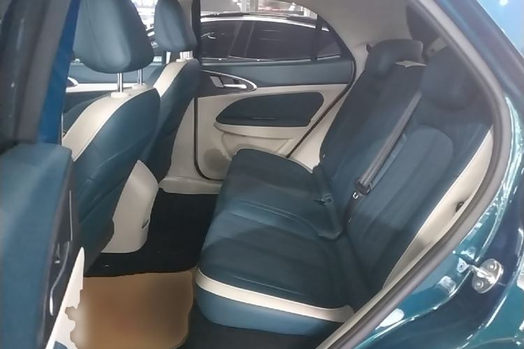 Used ORA Good Cat 2023 401 km Standard Range Luxury Version Lithium Iron Phosphate Left Rear Seat
